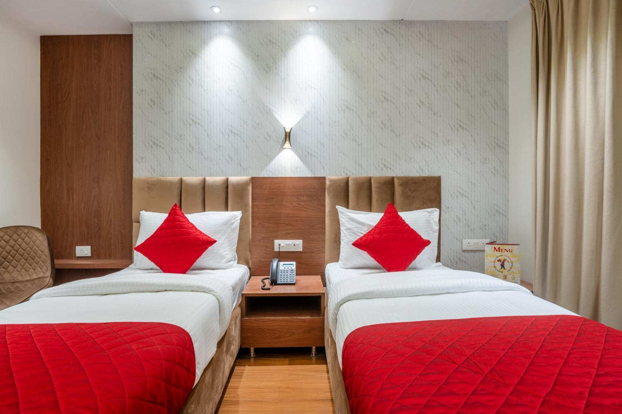 Hotel Avaas - Faiz Road Karol Bagh Delhi  Exterior photo