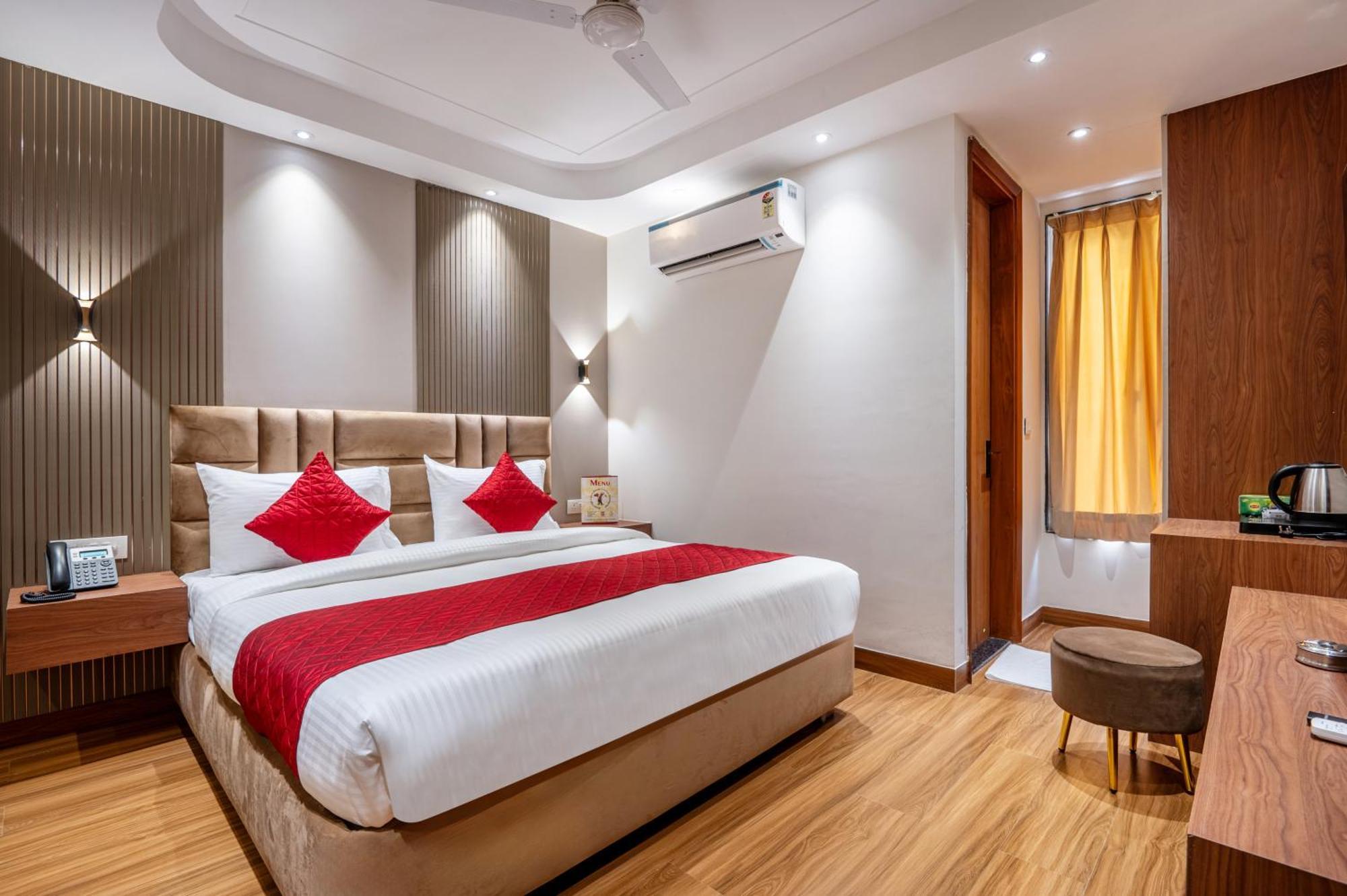 Hotel Avaas - Faiz Road Karol Bagh Delhi  Exterior photo